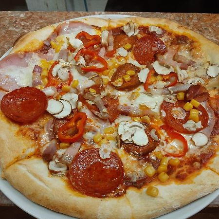 Buffet M Apartments And Rooms אוברובץ מראה חיצוני תמונה