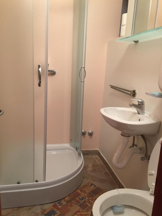 Buffet M Apartments And Rooms אוברובץ מראה חיצוני תמונה