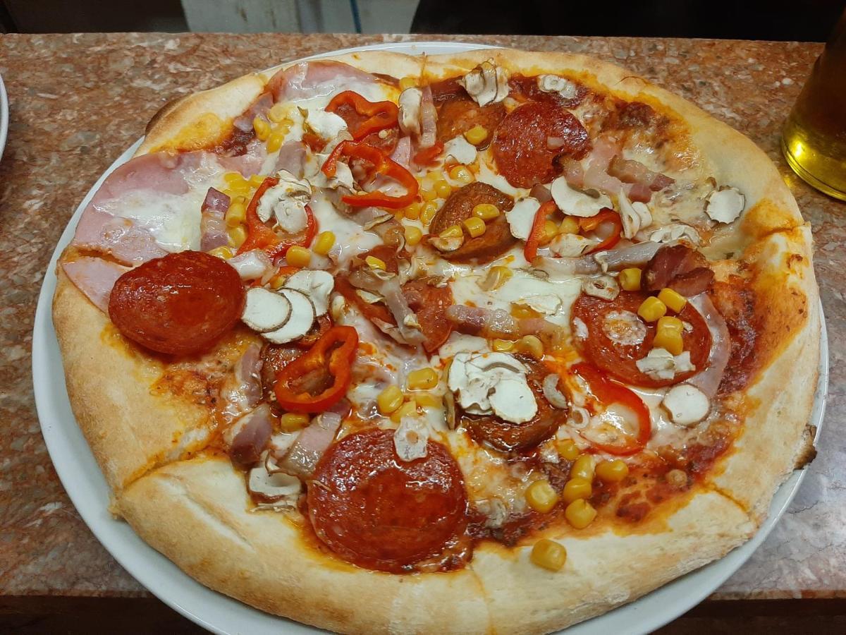 Buffet M Apartments And Rooms אוברובץ מראה חיצוני תמונה
